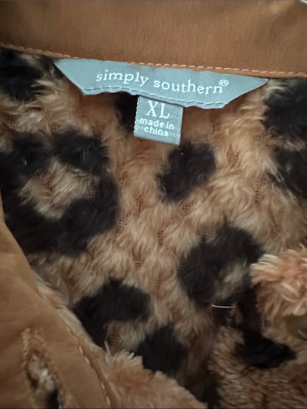 Simply southern Leopard Print Shacket - Picture 2 of 2